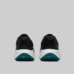 Nike Revolution 7 Sneakers