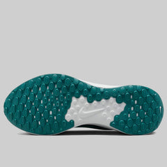 Nike Revolution 7 Sneakers