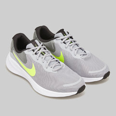 Nike Revolution 7 Sneakers