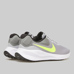 Nike Revolution 7 Sneakers
