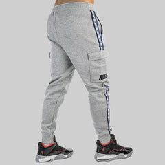 Nike Repeat Herren-Trainingsanzug – Jogginghose & Sweatshirt