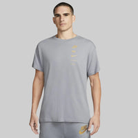 Nike Sportswear Standard Issue T-Shirt - Grey