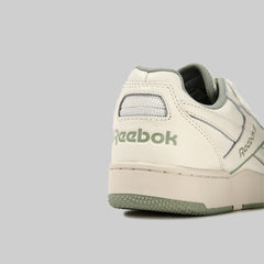 Reebok BB 4000 Classic Sneakers for Women