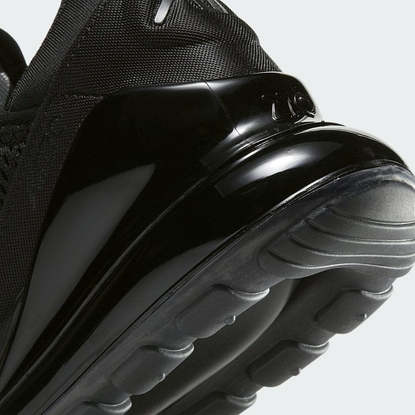 Nike Air Max 270 Triple Black Sneaker